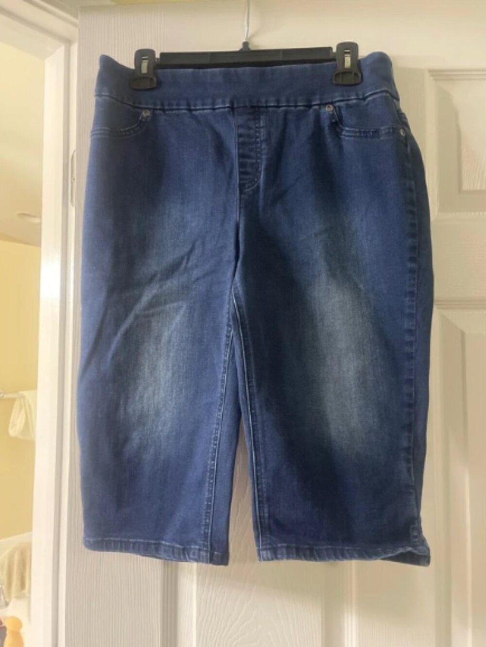 Women's Signature Deep Blue Denim Shorts size 30